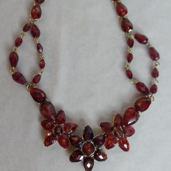 Liz Claiborne Jewelry - Liz Clairborne Floral Red Stones Necklace Goldtone